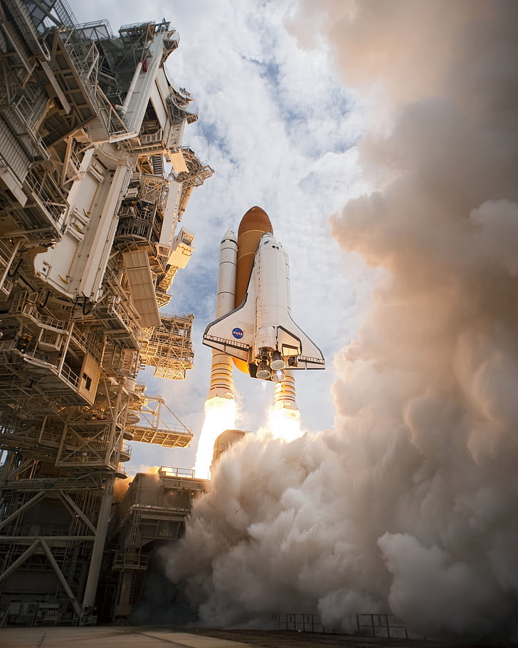 Space shuttle atlantis, liftoff, lanceringen, Launchpad, raket boostere, udforskning, mission