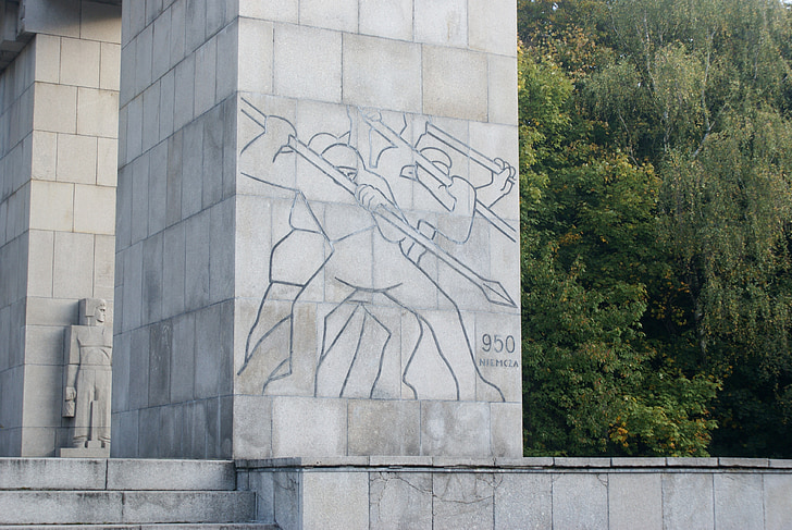 o monumento na parte superior do st, Monte st, uma estátua de um acto insurrecionário, Monumento aos insurgentes, revolta de Silésia, Annaberg, Annaberg denkmal