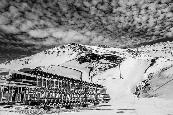 mount hutt, new zealand, south island, ski area, chairlift, fleecy, black and white