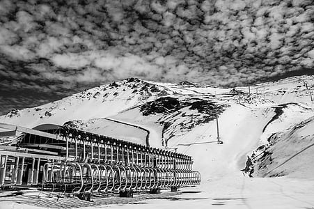 Mount hutt, Niu Di-lân, đảo Nam, khu trượt tuyết, Chairlift, fleecy, màu đen và trắng