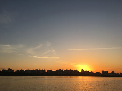 Alquiler de barcos, resplandor, puesta de sol, en la noche, Corea, Río de han