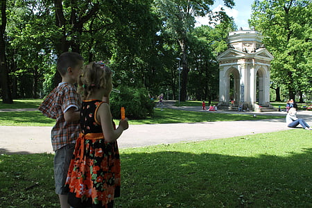 anak-anak, sukacita, Riga, musim panas, dua orang, pohon, kebersamaan