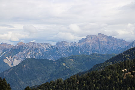 Pietų Tirolis, Italija, kalnai, debesys