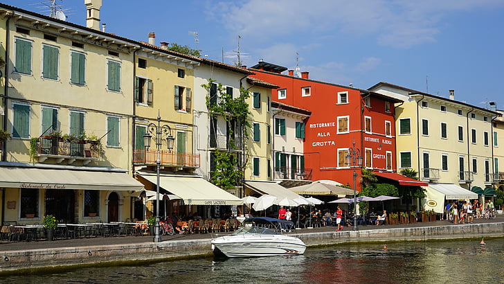 Lazise, Waterfront, Garda, Włochy, fasady, domów, Stare Miasto