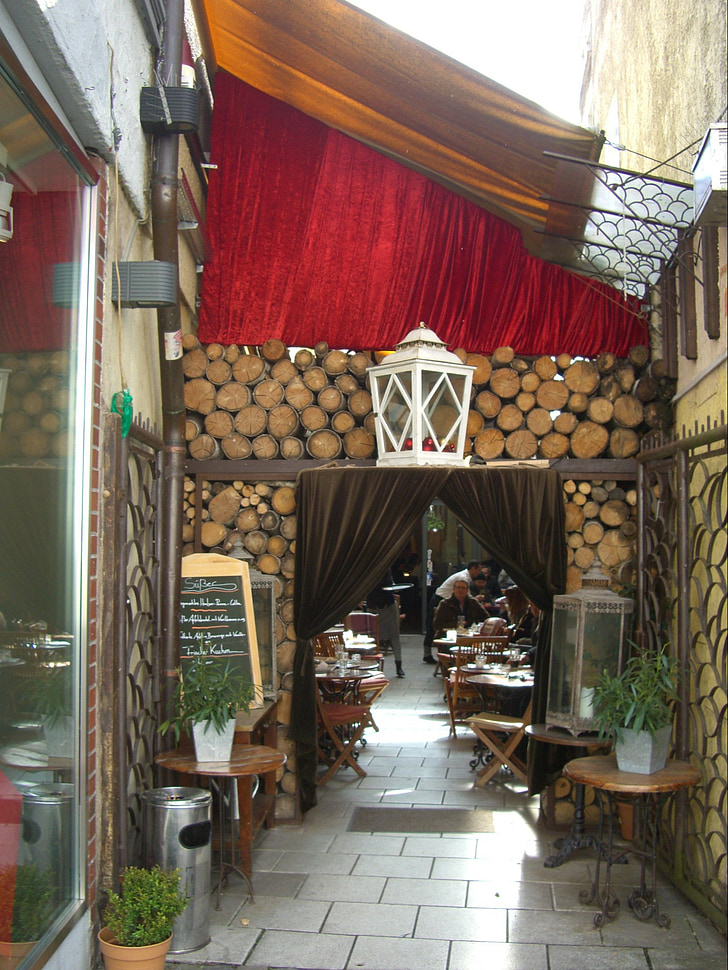 backyard cafe, input, curtain, red, wood, dining tables, chairs