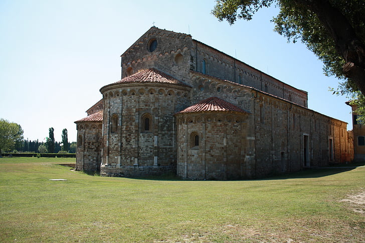 Εκκλησία, ρωμανικός στυλ, Πίζα