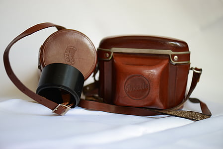 geanta aparat de fotografiat, caz obiectiv moale, vechi, din piele, nostalgic, folosit