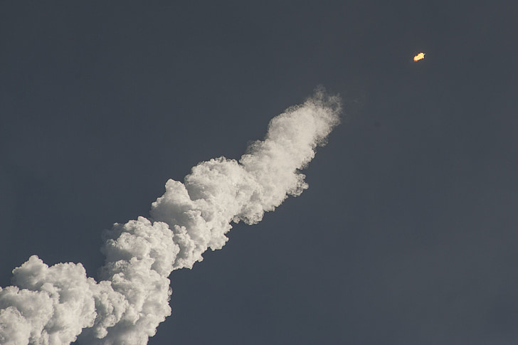 lanzamiento de cohete, vapor, humo, sendero, estelas de vapor, chemtrails, trayectoria