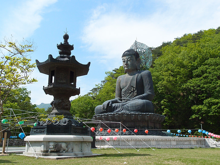 Gangwon-do, Sokcho, Mt seoraksan, sinheungsa, Buddha, kivi torni, Buddhan syntymäpäivä