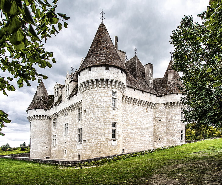 το Château de monbazillac, μεσαιωνική, του Μεσαίωνα, Γαλλία κληρονομιάς, Τουρισμός, παλιό κτίριο, δέντρα