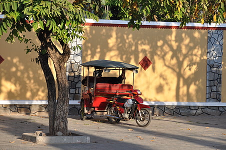 Kambodža, rikša, Phnom penh, auto