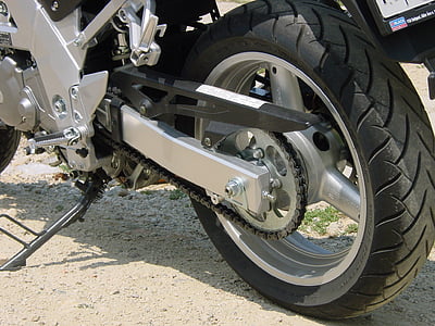 suzuki, motorcycle, wheel, chain, powertrain, frame, vehicle