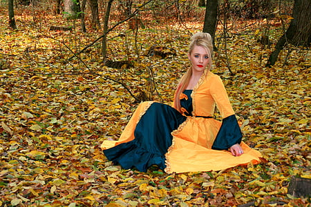 jente, prinsesse, kjole, høst, blader, gul, skog