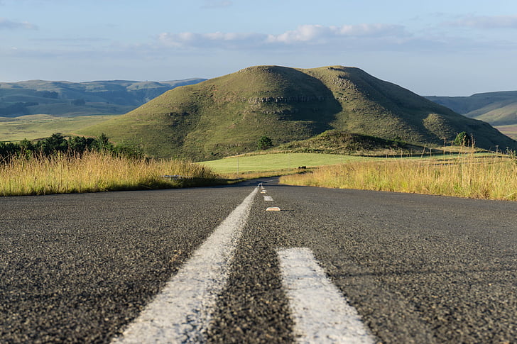 Drakensberg hegyek, közúti, táj, Dél-Afrika, csak, távoli, aszfalt