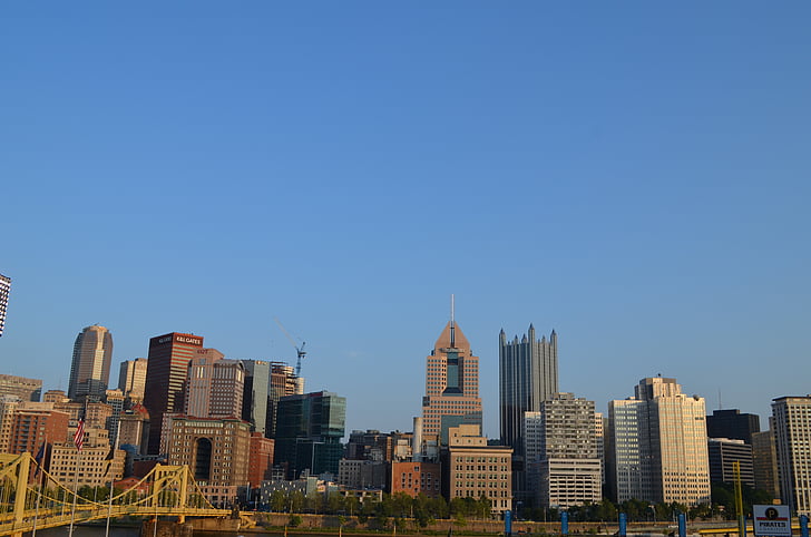 Pittsburgh, utca-és városrészlet, híd, belváros, Pennsylvania, építészet, magas emelkedik