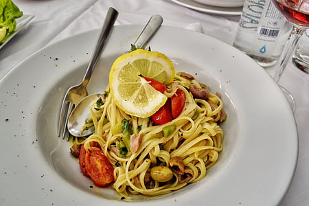 voedsel, Linguini, pasta, tonijn, olijven, schotel, gastronomische