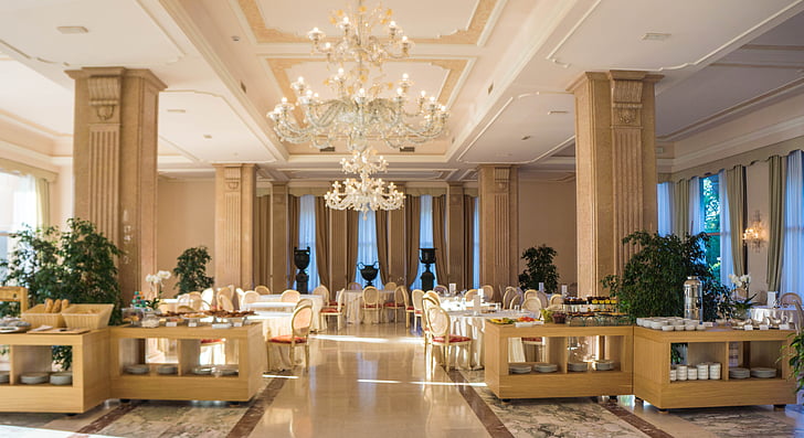 Отель Villa cortine palace, зал для завтрака, Ресторан, Люстры, роскошь, Сирмионе, Озеро Гарда