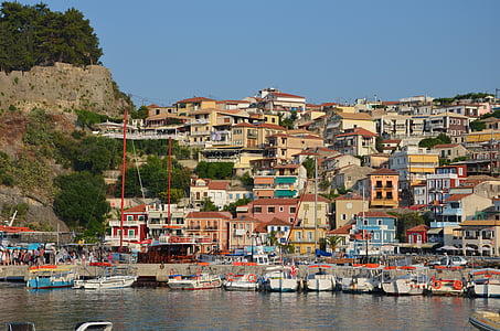 Parga, Epirus, Grekland, havet, hamnstad
