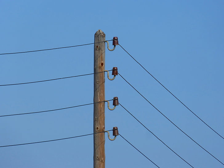 Electric pole, strømledning, isolatorer, gamle