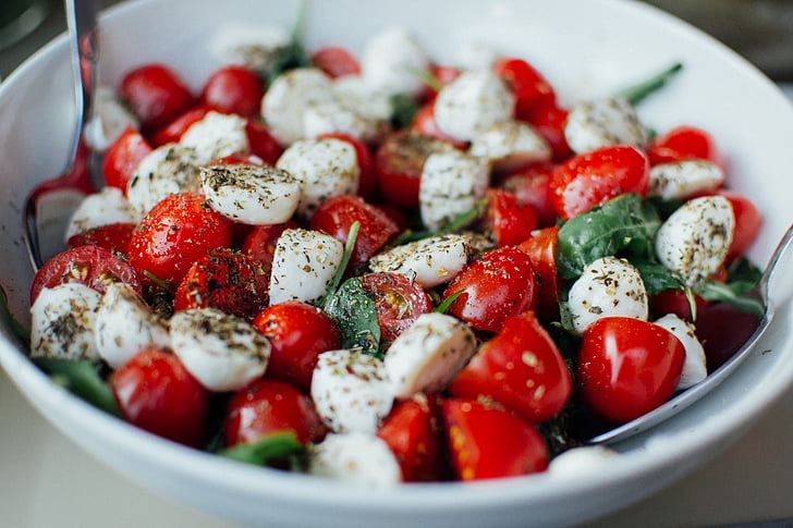 tomatoes, bocconcini, cheese, salad, vegetables, healthy, food