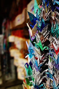 tūkstošus papīra Dzērves, lūgšana, koka plāksne, veikals, tirgus, kultūras, daudzkombināciju krāsainu
