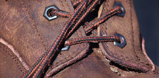 chaussures de randonnée, randonnée pédestre, en cuir, vieux, sale, utilisé