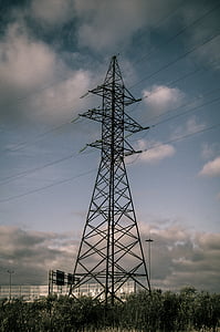postes de energía, líneas de energía, cables de, electricidad