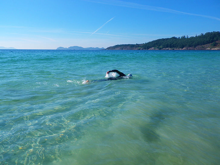 Αθλητισμός, κολύμπι, στη θάλασσα, παραλία, διακοπές, το καλοκαίρι, φύση