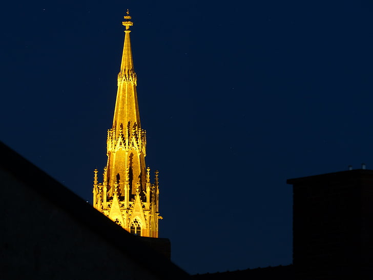 cerkev Sveti križ, zvonik, Giesing, München, noč, križ, hiše čaščenja