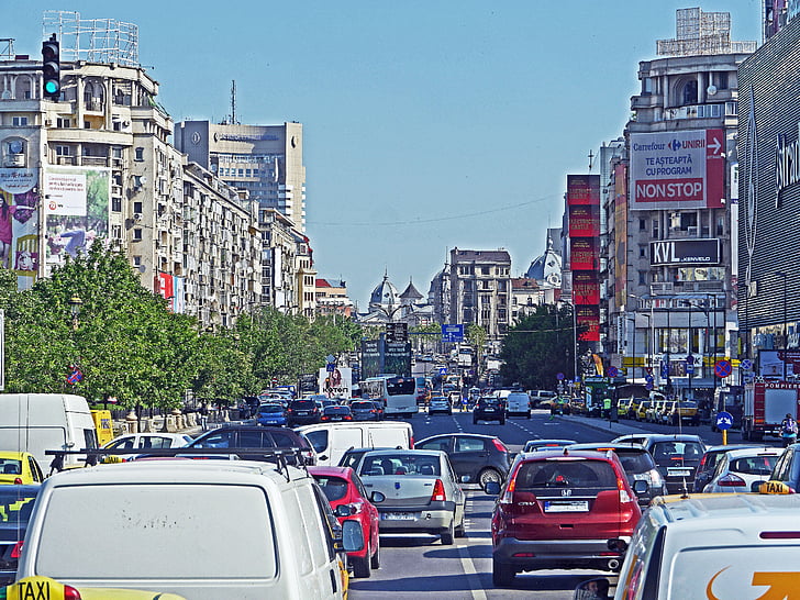 Bucarest, traffico di mattina, 10 00, marmellata, giunzione, Croce-traffico, grattacieli