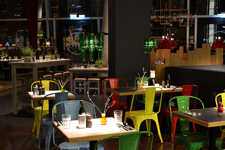 restoranas, interjeras, dizainas, kėdės, spalvinga, pramoninis dizainas, vakare