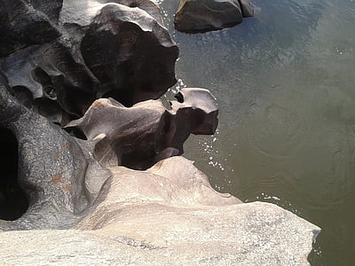 cauce del río, Río, rocas