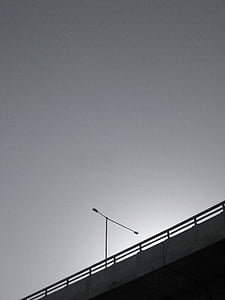 schwarz-weiß-, Brücke, Perspektive, Straßenlaterne, Himmel