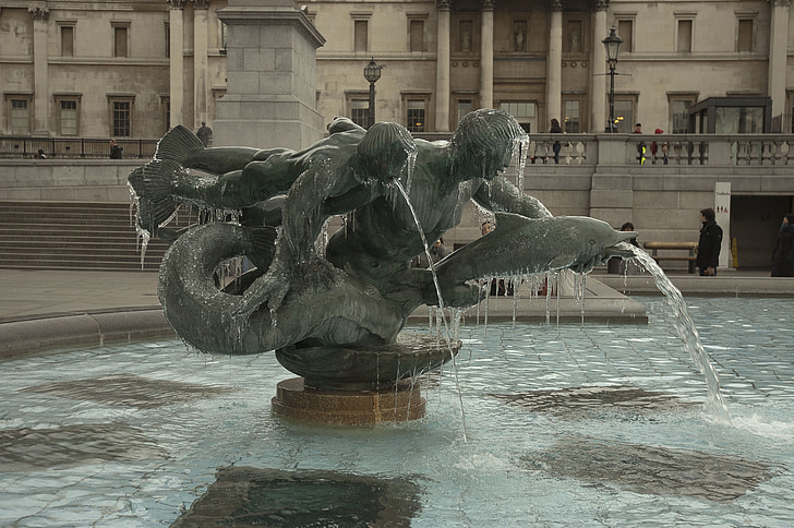 source, trafalgar square, london, dolphins