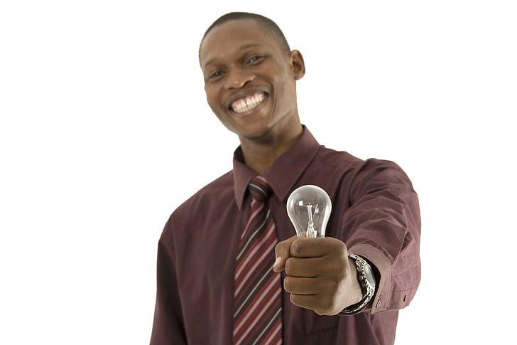 čovjek, Afrička, smije se, ideja, svjetlo bulg, električna žarulja, razmišljanja