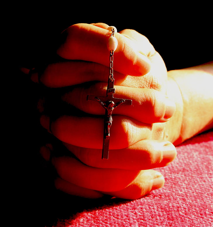 Rožančius, malda, melstis, raudona, rankas, religija, Katalikų