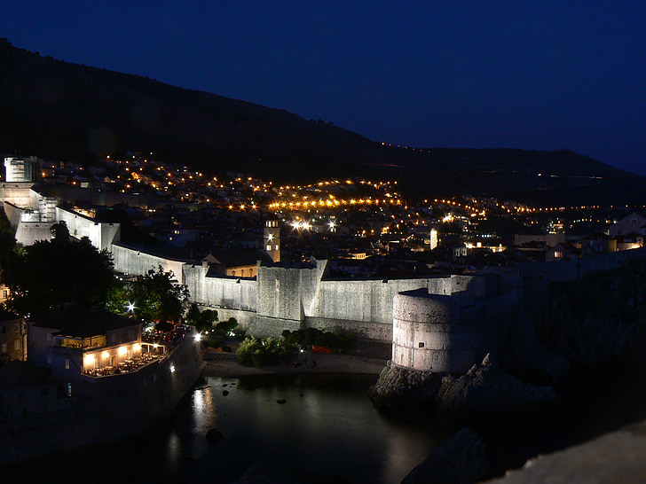 Dubrovnik, đêm, cảnh quan thành phố, đèn chiếu sáng, thành phố cổ, pháo đài, thành lũy