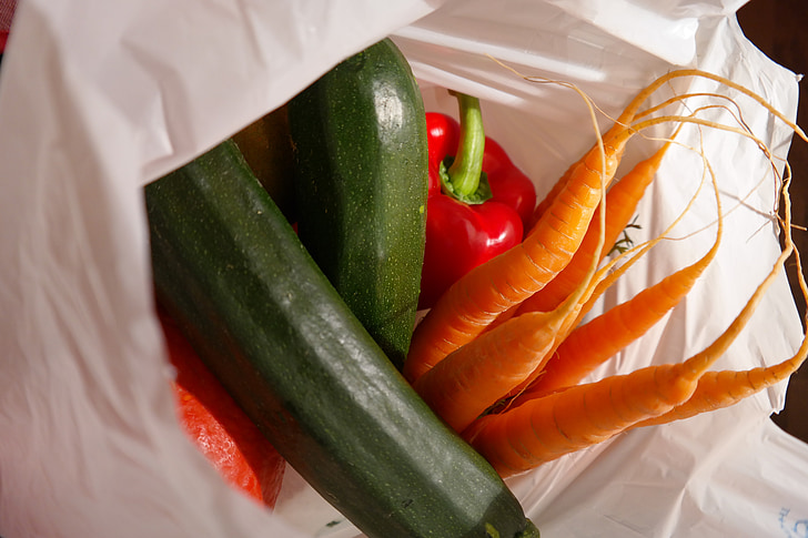 shopping bag, market, vegetables, zucchini, carrots, paprika, red