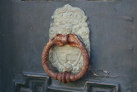 door handle, ornament, monument, tourism, sculpture, the art of, the work of