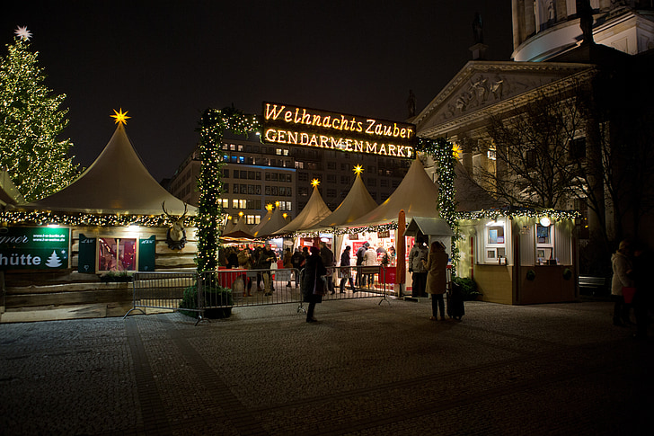 weihnachts zauber, Gendarmenmarkt, Berlīne, Ziemassvētku tirgus, nakts