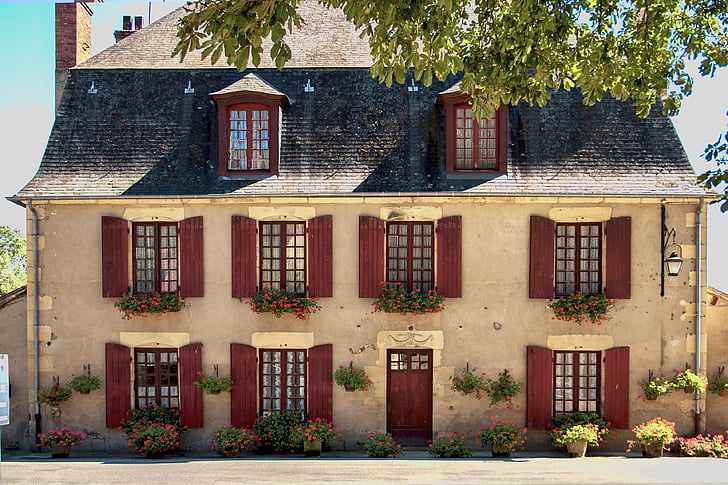 град Apremont, къща, Стара къща, Франция, наследство, стари къщи, село