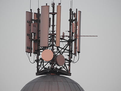 Mobile, mâts de GSM, antennes de radio mobile