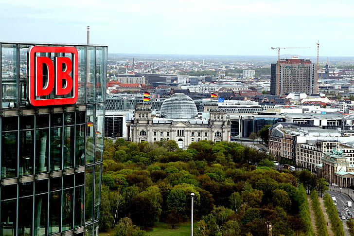 Deutsche bahn, логотип, надпись, DB, штаб-квартира компании, Берлин, Рейхстаг