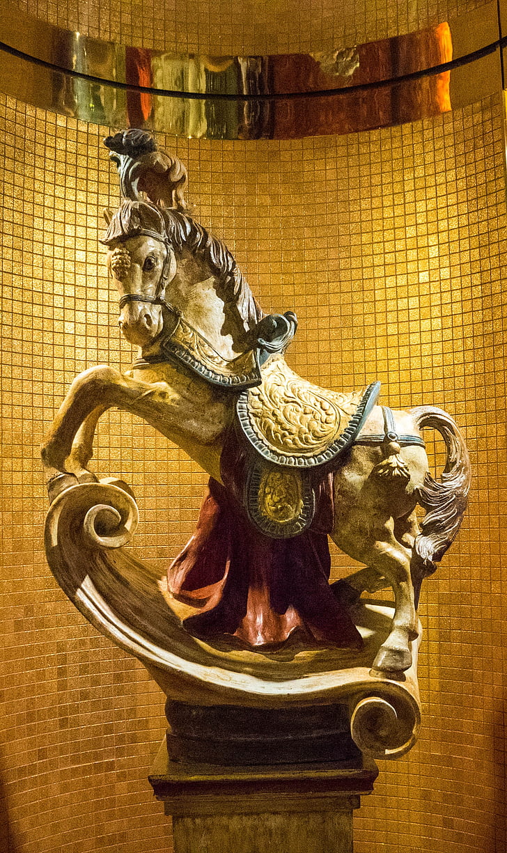 konj, kip, pločice, mozaik, zlato, okićen, dekoracija