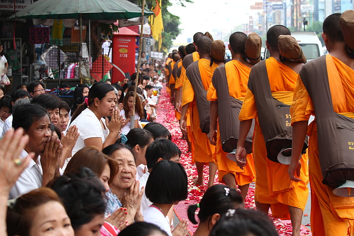 budistas, a pie, monjes, tradición, ceremonia de, Tailandia, Tailandés