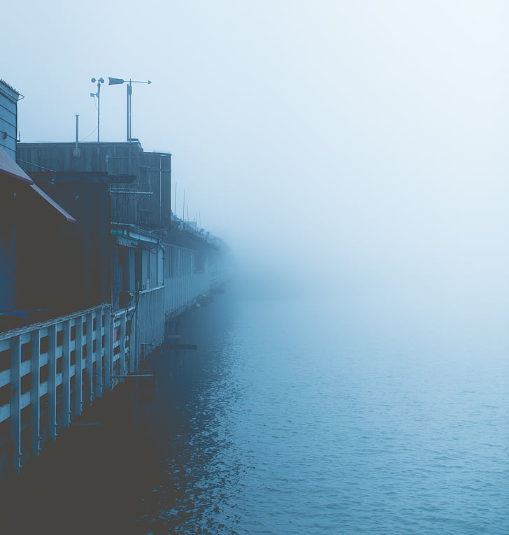 κτίρια, ομίχλη, σπίτια, ομίχλη, θολό τοπίο, Ωκεανός, στη θάλασσα