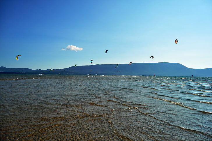 Kitesurfing, Ušće Neretve, Hrvatska, vode, zmajevi, ljeto, odmor