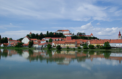Slovėnija, Ptuj, ežeras, plytelės, Atspindžiai