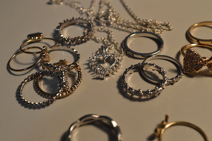 krúžky, náhrdelník, srdce, šperky, žiadni ľudia, detail, Gold