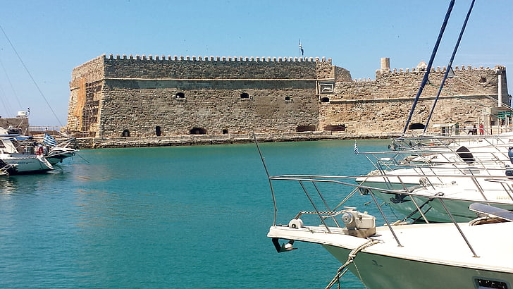 Heraklion, hamn, slott, ön Kreta, venetianska hamnen, havet, nautiska fartyg
